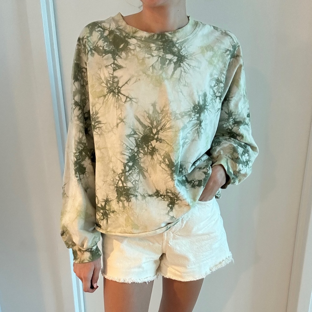 Lululemon Green Tie Dye Crewneck - Very cozy!!